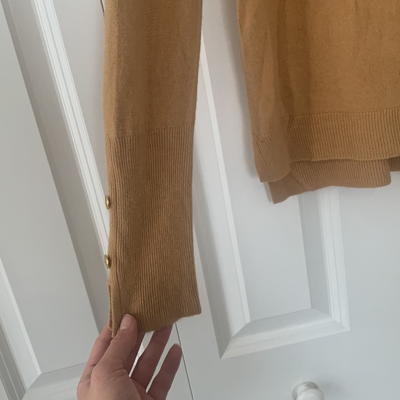 🌸 3/$15 Primark Tan Fitted Sweater, size small - Picture 4 of 7